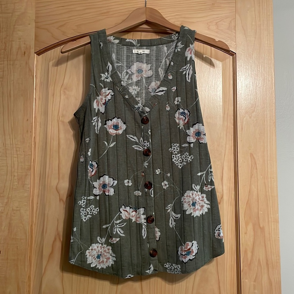 Maurice’s floral tank top